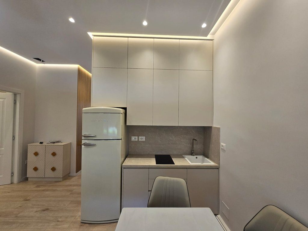 Apartament 1+1 per qera tek shkolla Servete Maci