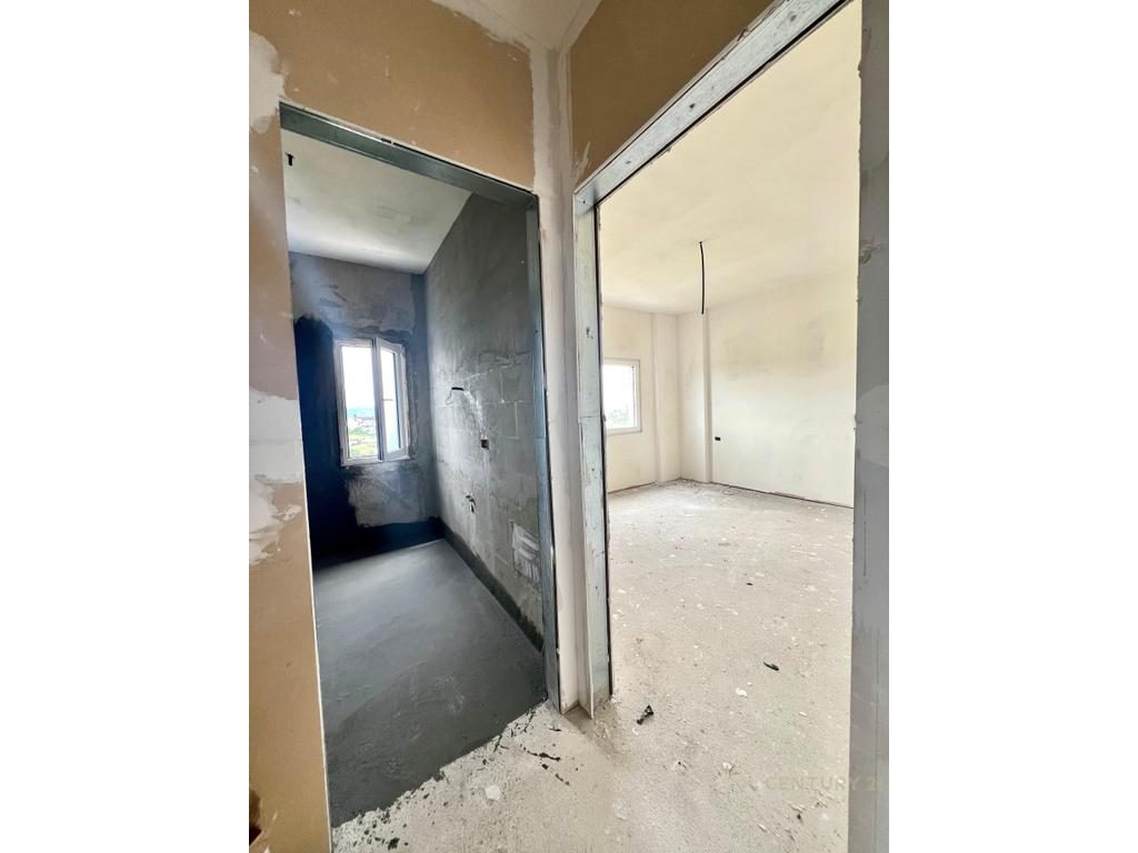 Farke, Residenca Lake Land shitet Apartament 1+1