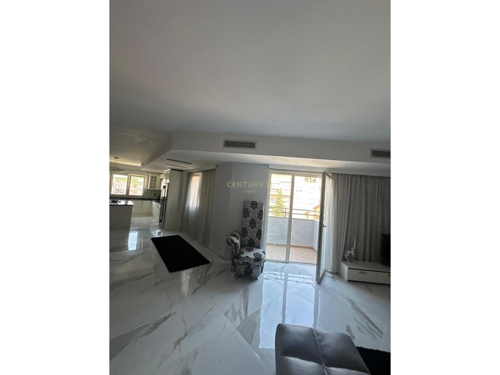 ULET CMIMI ! Shitet Super Apartament 3+1+2 Ne Kompleksin Rafaelo, Fresk
