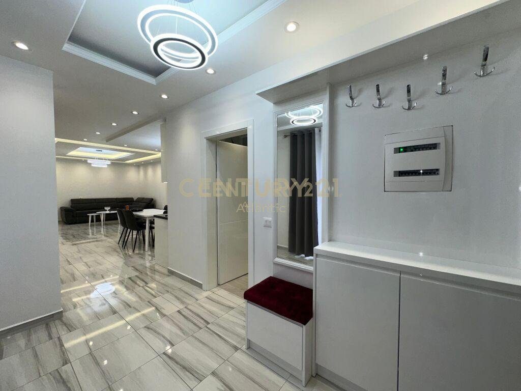 SHITET  APARTAMENT 2+1 TEK SHKEMBI KAVAJES!