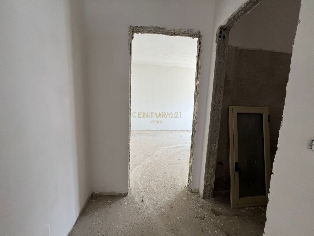 SHESIM APARTAMENT 1+1 ME PAMJE NGA DETI NË LUNGOMARE, VLORË!!
