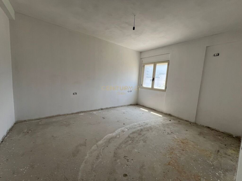 SHESIM APARTAMENT 1+1 ME PAMJE NGA DETI NË LUNGOMARE, VLORË!!