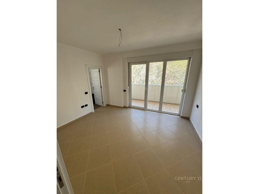 Shitet apartament 2+1+2, ne Shengjin