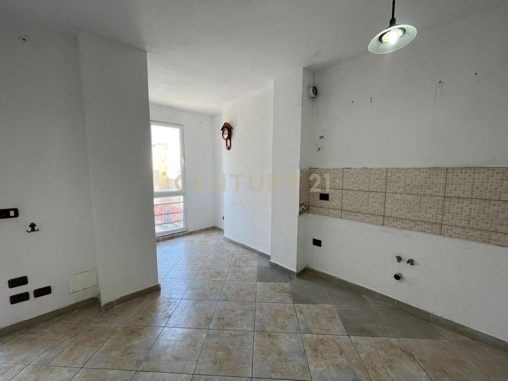 Apartament 2+1 Për Shitje ,Tek  Ujësjellës Kanalizime, Durrës - 125000€ | 99 m²