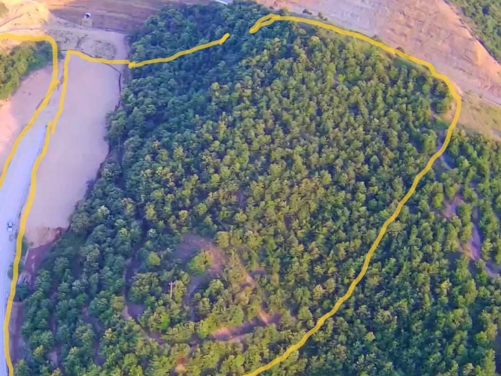 SHITET TOKË 4500 M2 ME PAMJE NGA QYTETIT, POGRADEC !!!