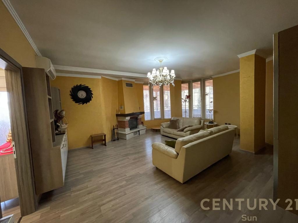 APARTAMENT / PENTHOUSE PËR QIRA NË FRESK-TIRANË!