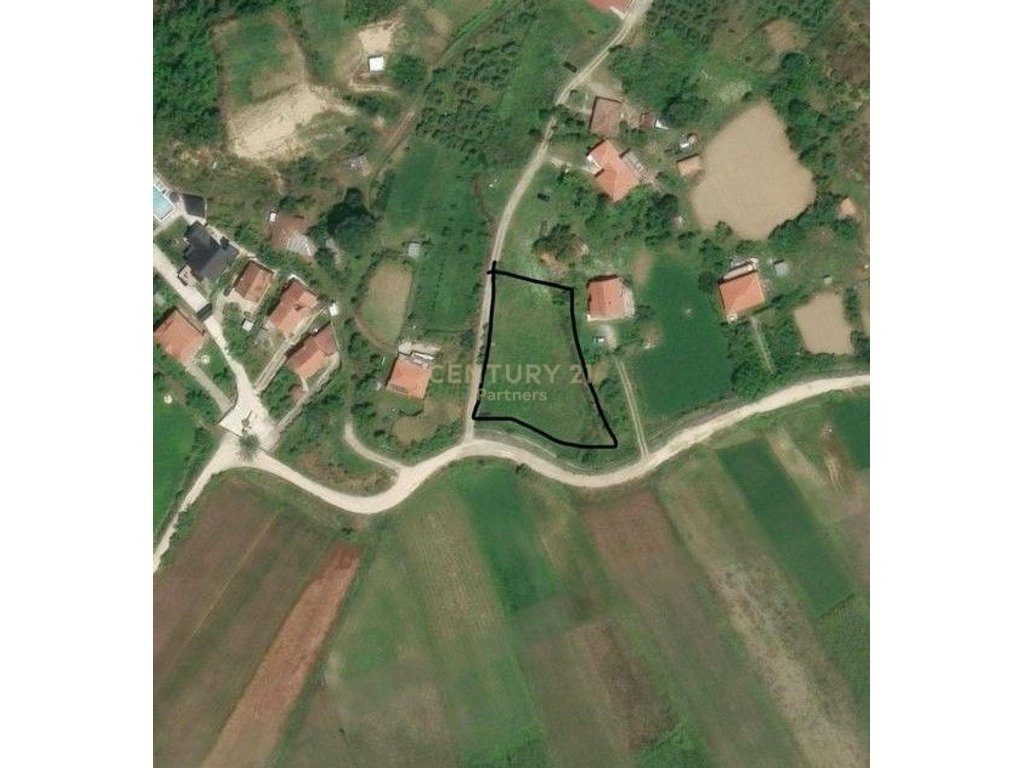 SHITET TOKE NE PEZE TE MADHE-IDEALE PER NDERTIMIN E NJE VILE PRIVATE!