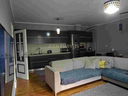 Jepet me Qera Ambient 4+1+2  + 2 Poste Parkimi ne Don Bosko!