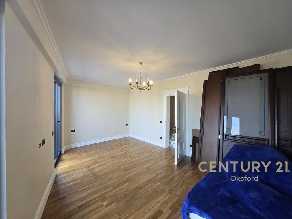 SHITET APARTAMENT 1+1+VERANDE NE RRUGEN E DIBRES!