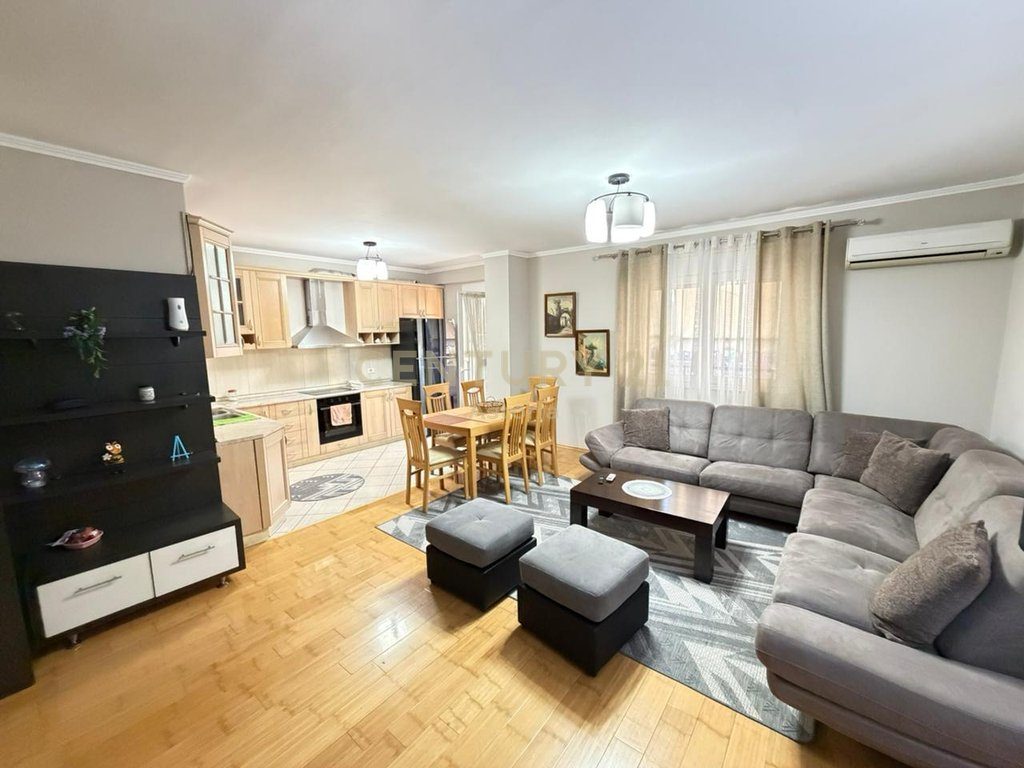Apartament 2+1 për shitje pranë stadiumit Air Albania – Lokacion elitar në zemër të Tiranës