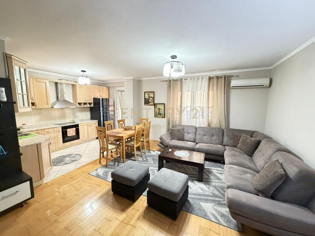 Apartament 2+1 për shitje pranë stadiumit Air Albania – Lokacion elitar në zemër të Tiranës