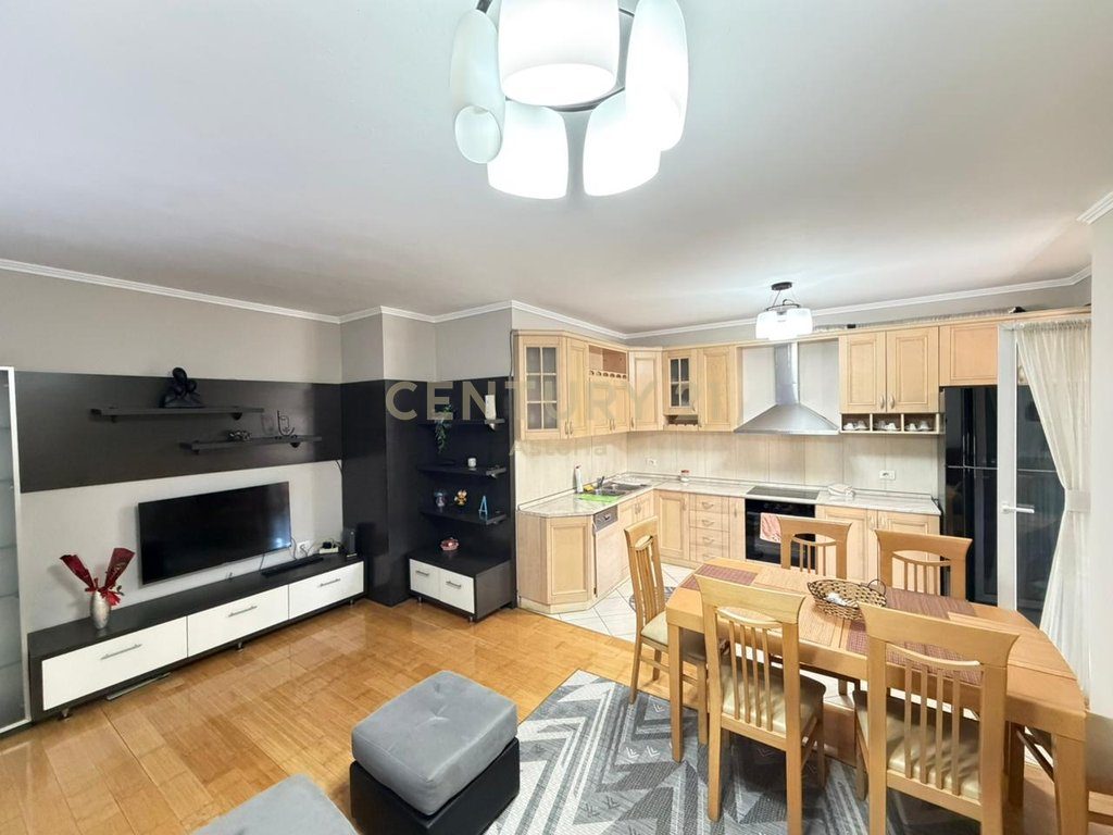 Apartament 2+1 për shitje pranë stadiumit Air Albania – Lokacion elitar në zemër të Tiranës