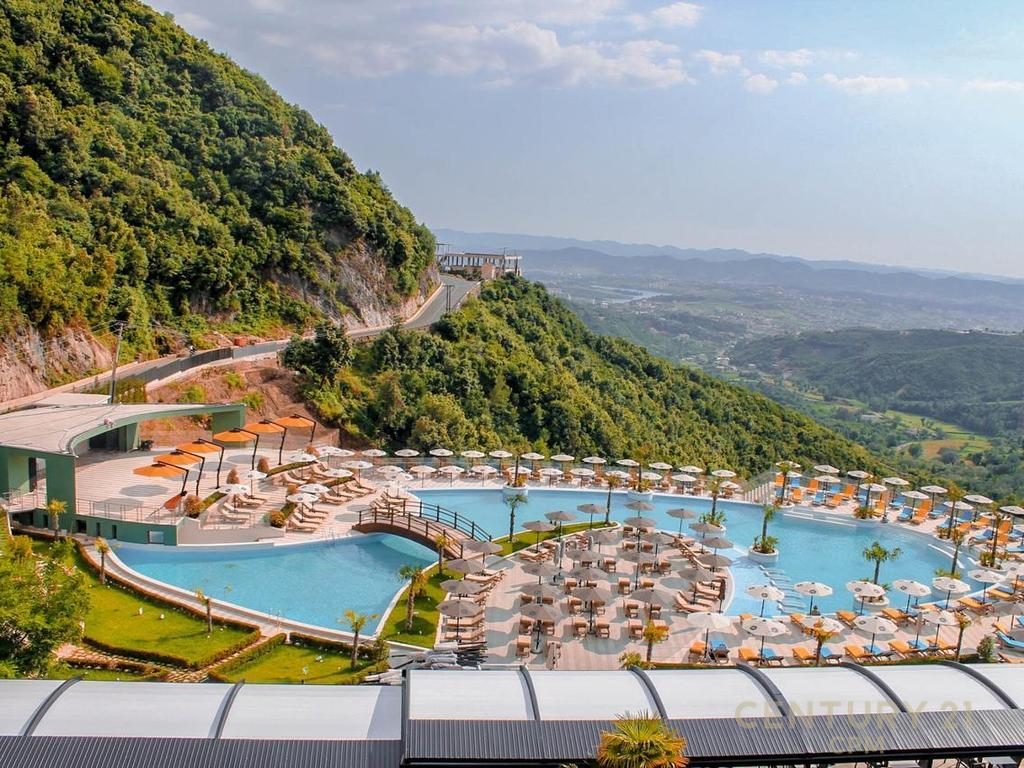 NE ZONEN E DAJTIT PRANE SELECT HILL SHITET TOKE 8000 m²