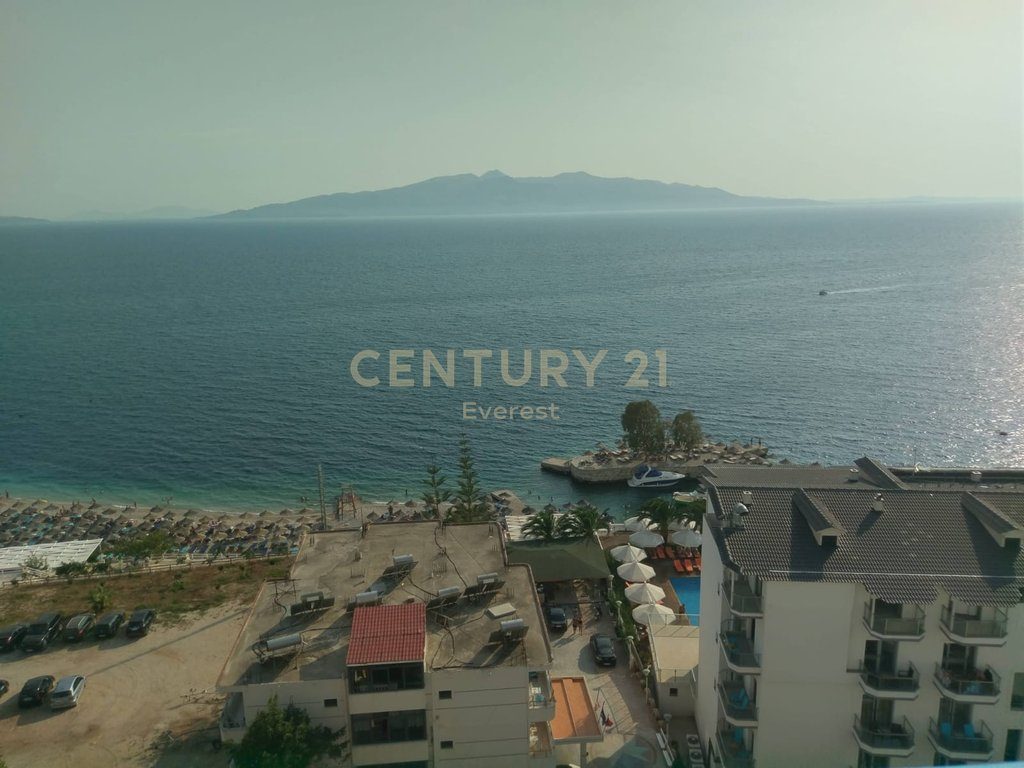 SARANDE, SHESIM PENTHOUSE 3+1+2 ME PAMJE NGA DETI