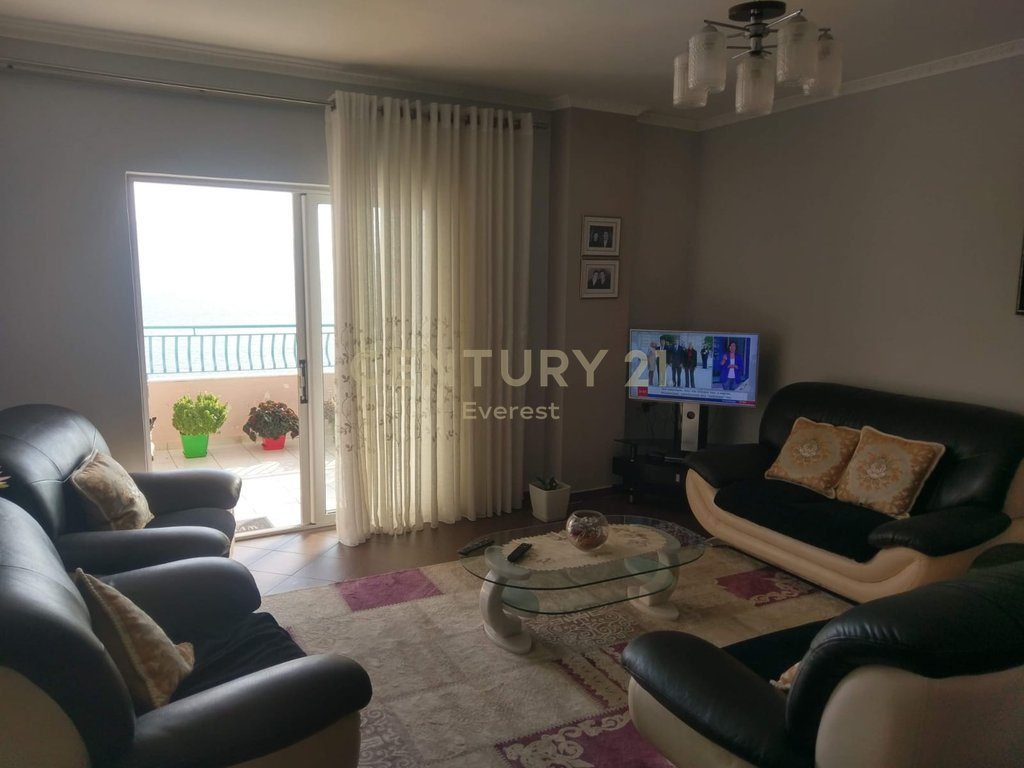 SARANDE, SHESIM PENTHOUSE 3+1+2 ME PAMJE NGA DETI