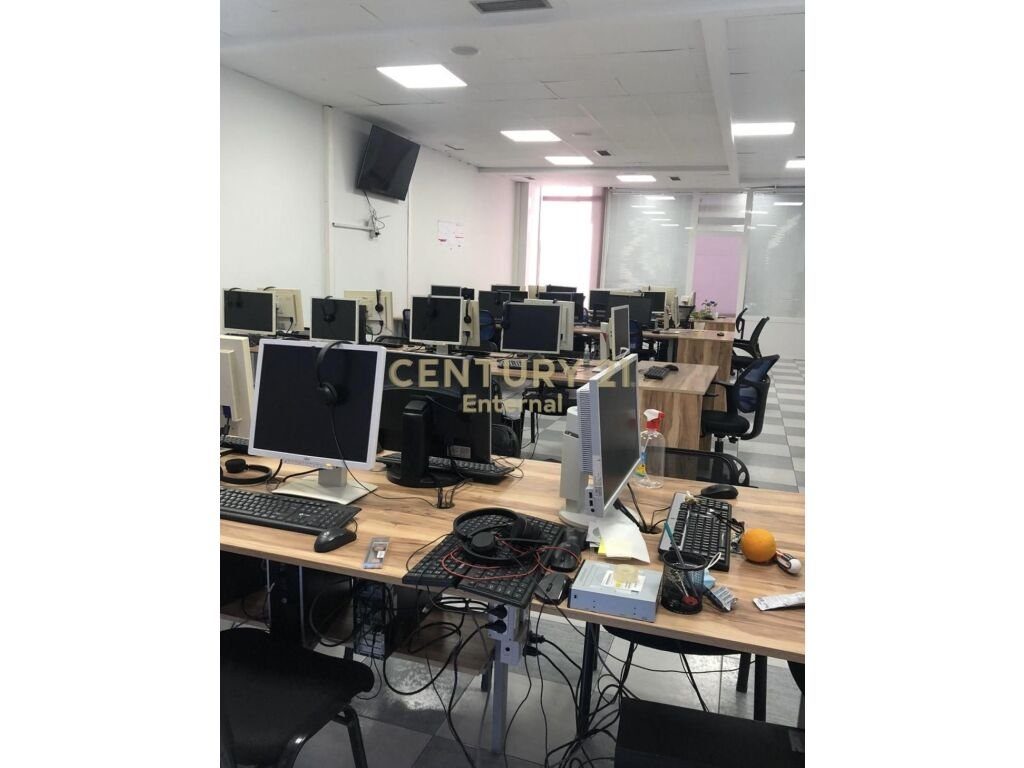 Shesim Ambjent Komercial tek Ish-ekspozita