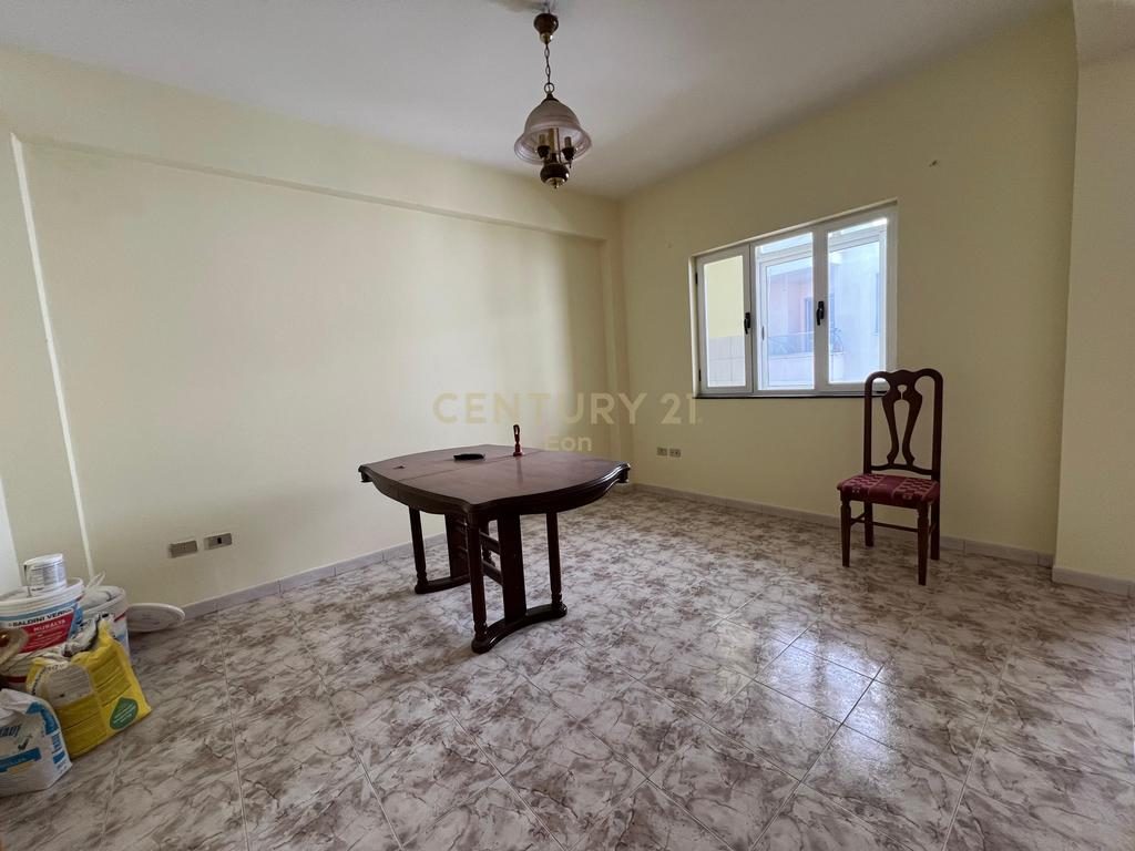 Apartament 2+1 për Qira në Durrës, tek Rruga e Re e Portit !