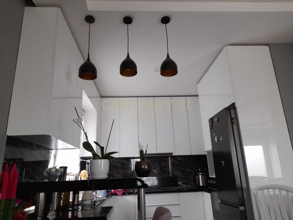 Vilë 3-katëshe Për Shitje tek Profarma, Tiranë - 350,000€!