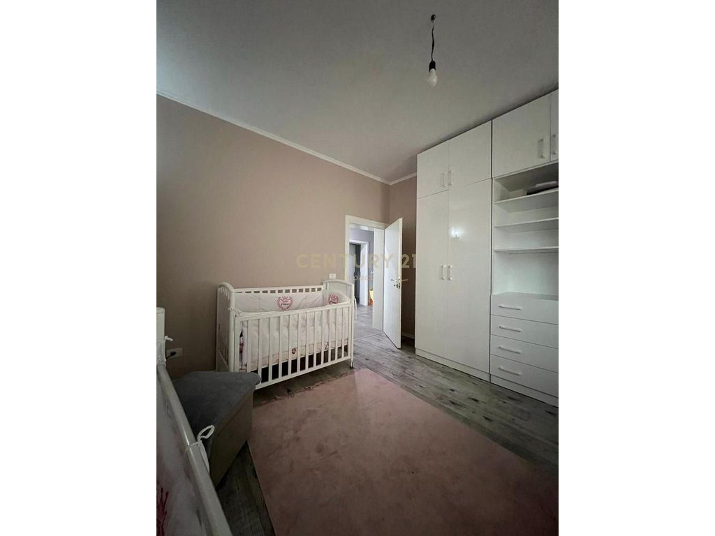 Vilë 3-katëshe Për Shitje tek Profarma, Tiranë - 350,000€!