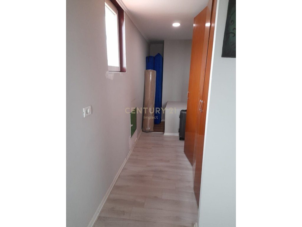 Vilë 3-katëshe Për Shitje tek Profarma, Tiranë - 350,000€!