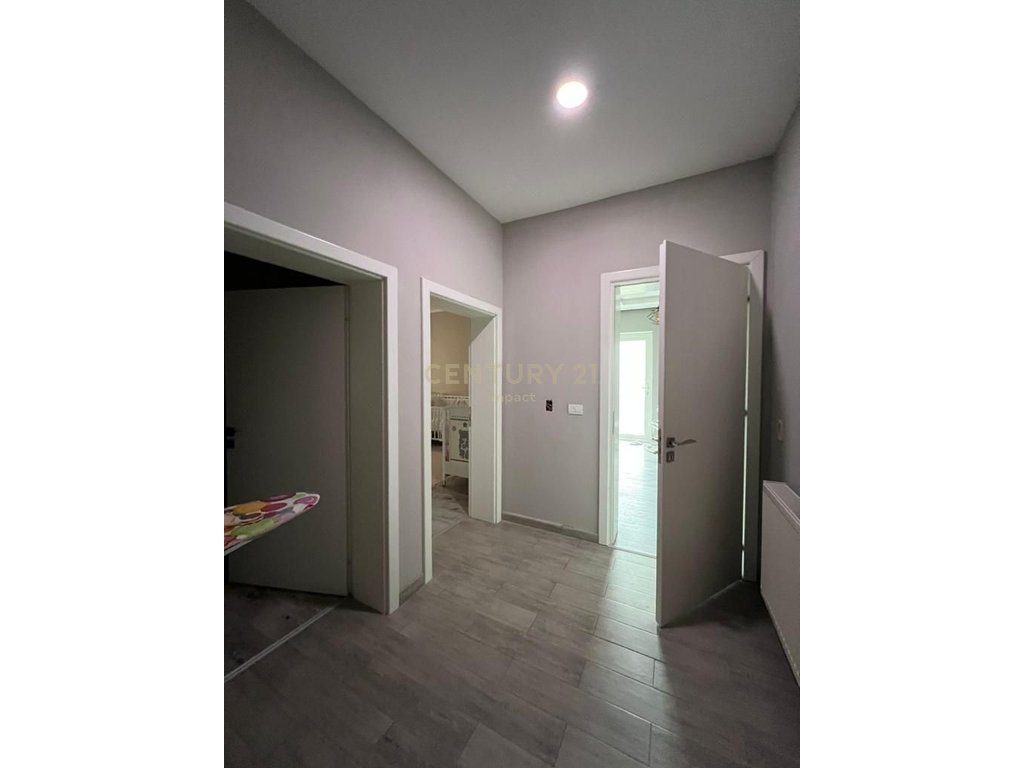 Vilë 3-katëshe Për Shitje tek Profarma, Tiranë - 350,000€!