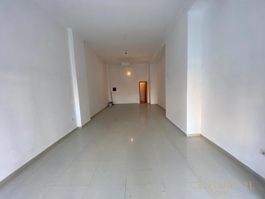OKAZION ZONE 1400€ M2  SHITET NJESI BIZNESI NE ASTIR