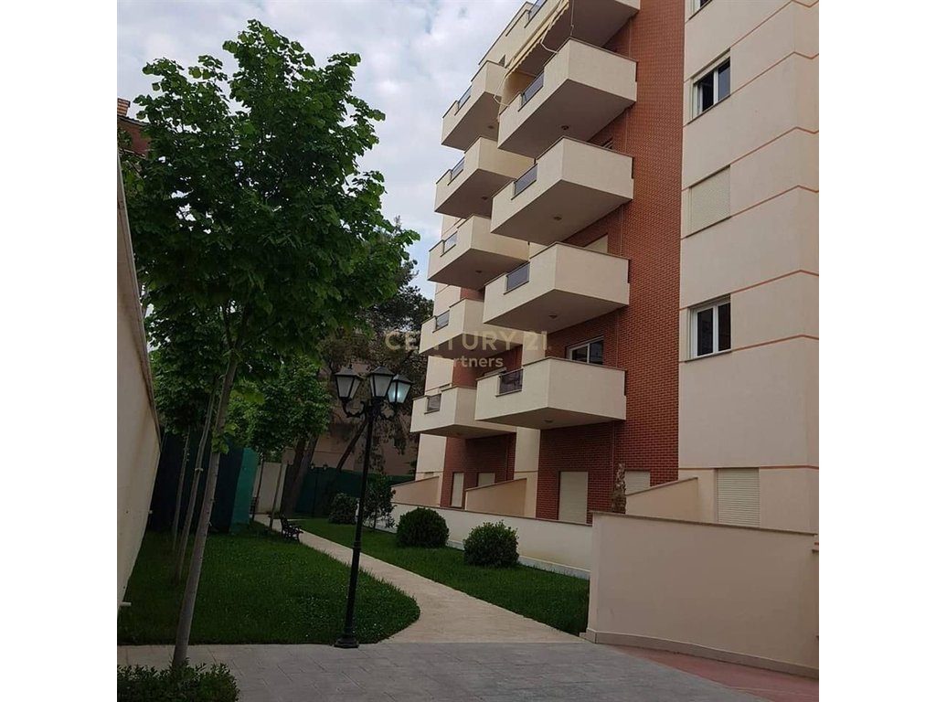 SHESIM APARTAMENT 1+1 50 METRA NGA DETI / GOLEM