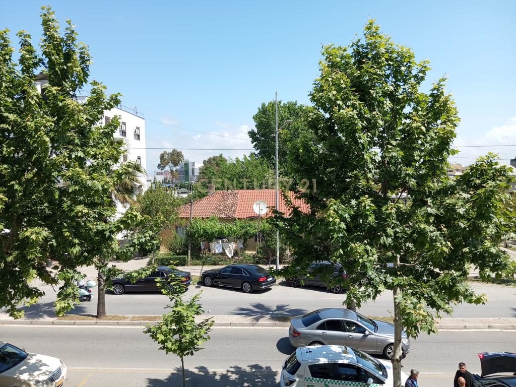Jepet me Qira, Ambient Biznesi, Plazh, Durres !