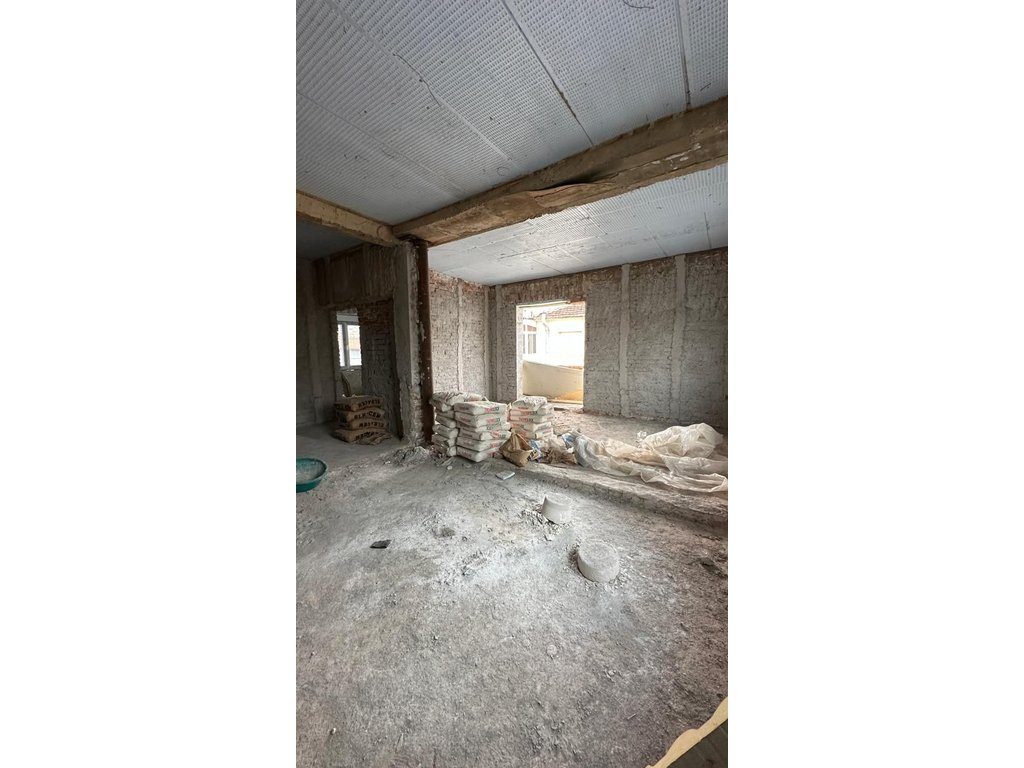 POGRADEC , SHESIM DUPLEX NE LAGJEN E TOPLECIT ME ÇMIM TË DISKUTUESHËM !!!