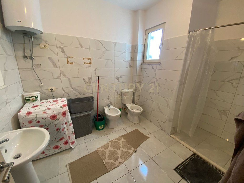 JEPET APARTAMENT ME QERA 1+1 NE PLEPA DURRES !!