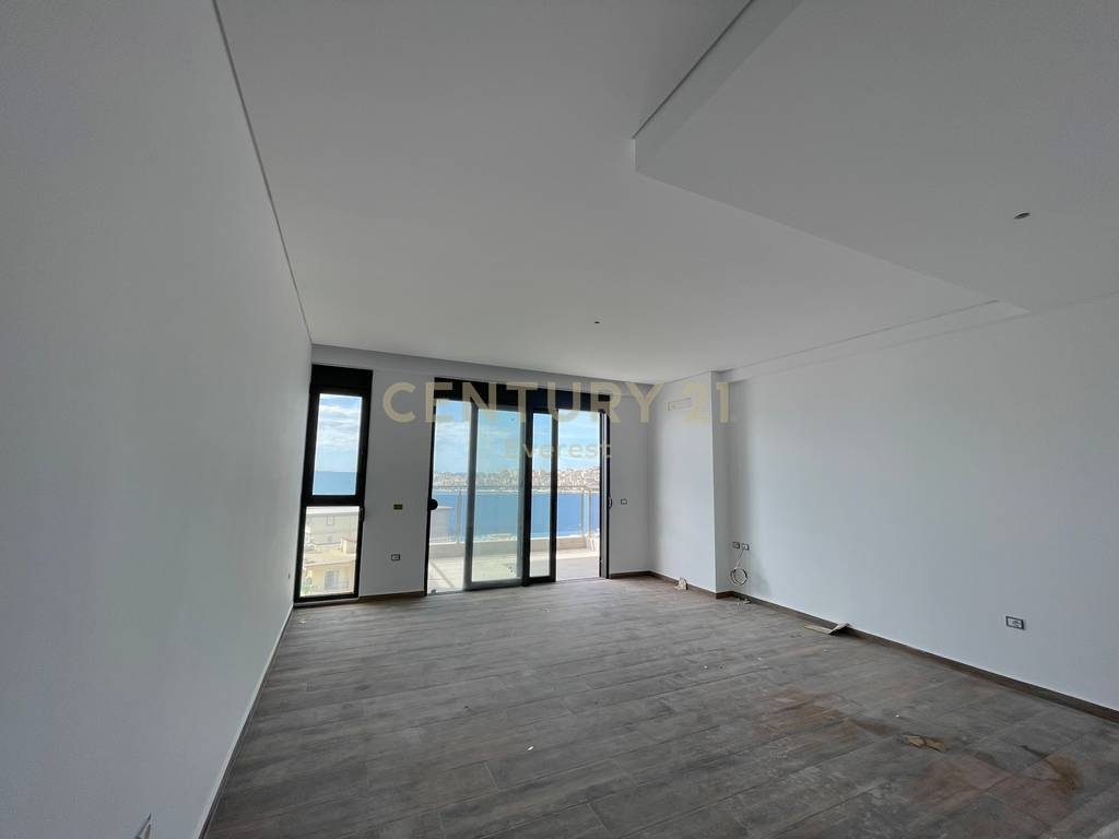 SARANDE, SHESIM APARTAMENT 2+1+2 ME PAMJE NGA DETI PRANE VILES QEVERITARE