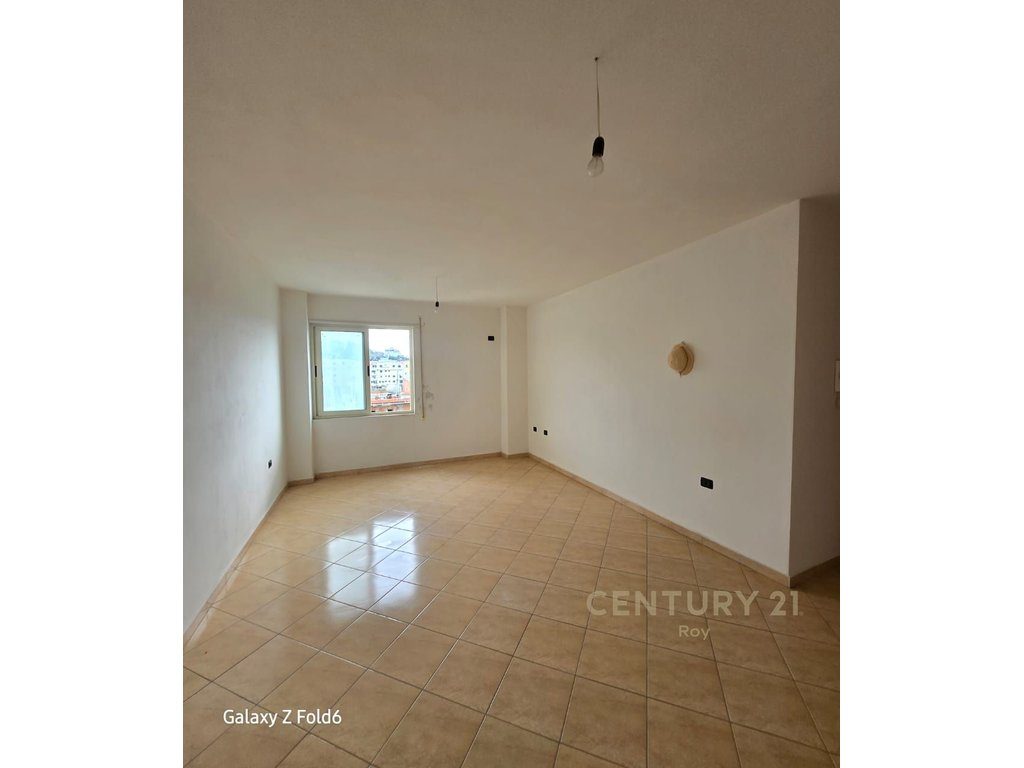 SHITET APARTAMENT 2+1 +GARAZHG NE ZONEN E GOLEMIT !!!