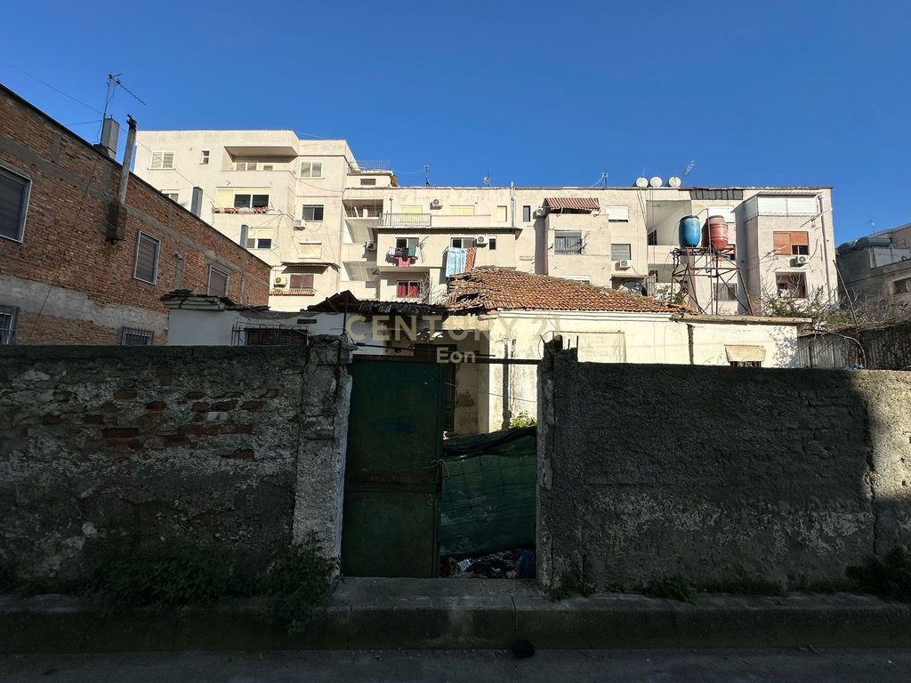 SHITET VILE NE DURRES!