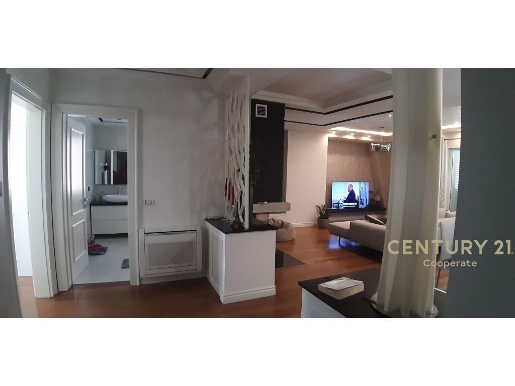 SUPER PENTHOUSE ME PISHINE PER SHITJE!