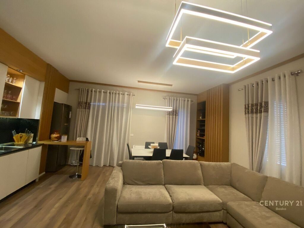 SHITET, APARTAMENT 2+1+2 NE LAPRAKE, RRUGA DRITAN HOXHA
