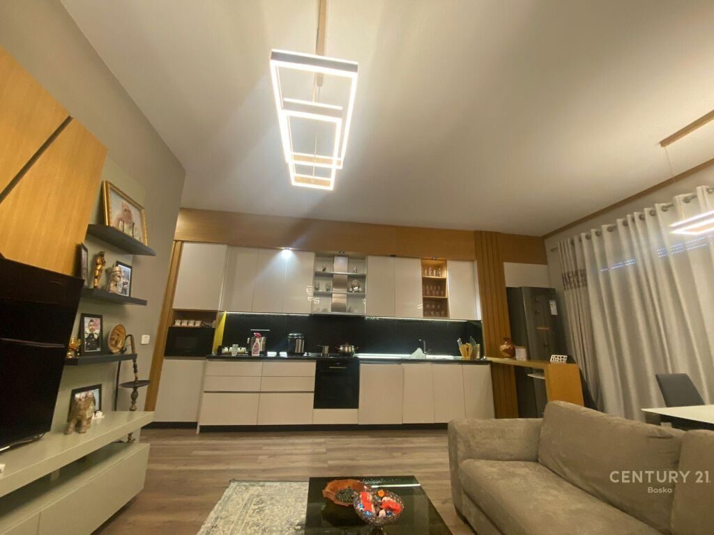 SHITET, APARTAMENT 2+1+2 NE LAPRAKE, RRUGA DRITAN HOXHA