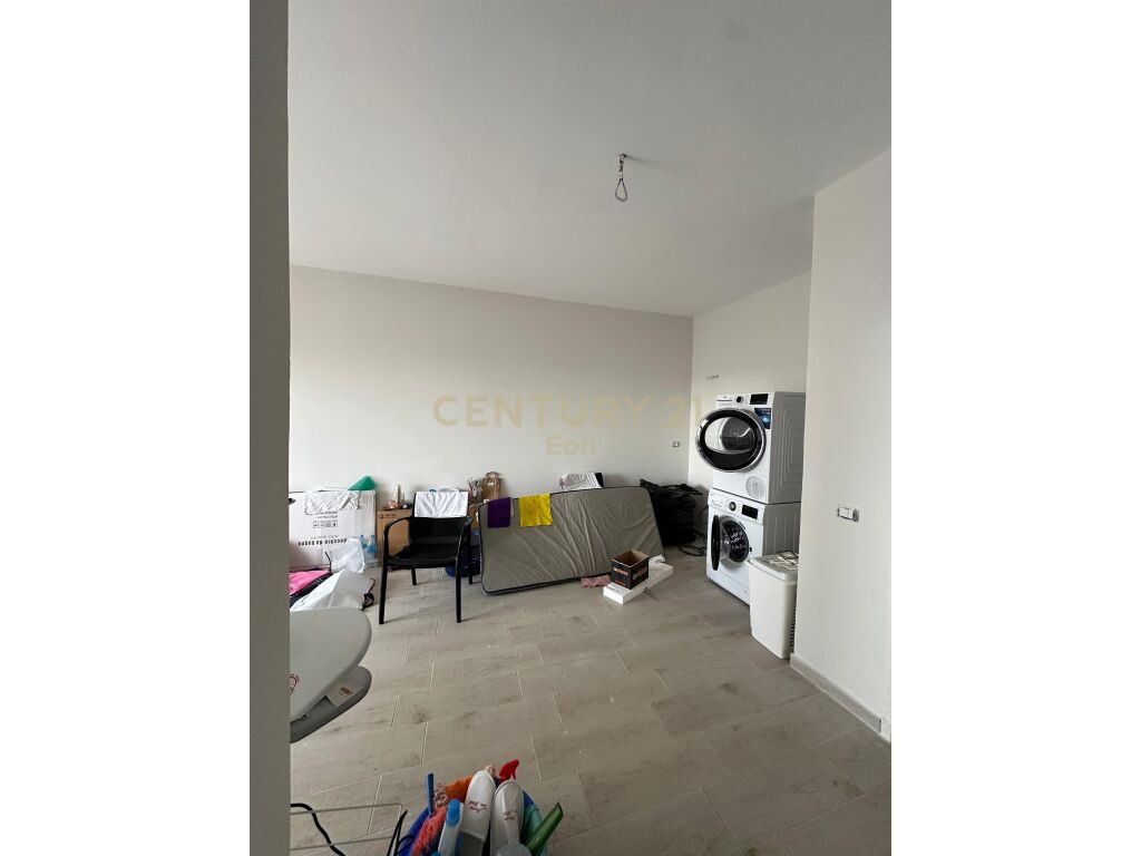 SHITET APARTAMENTI 1+1 ,NE QERRET !