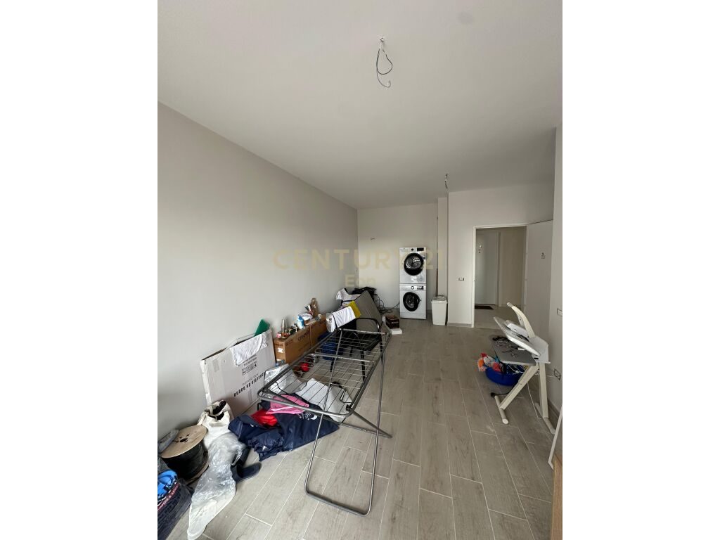 SHITET APARTAMENTI 1+1 ,NE QERRET !