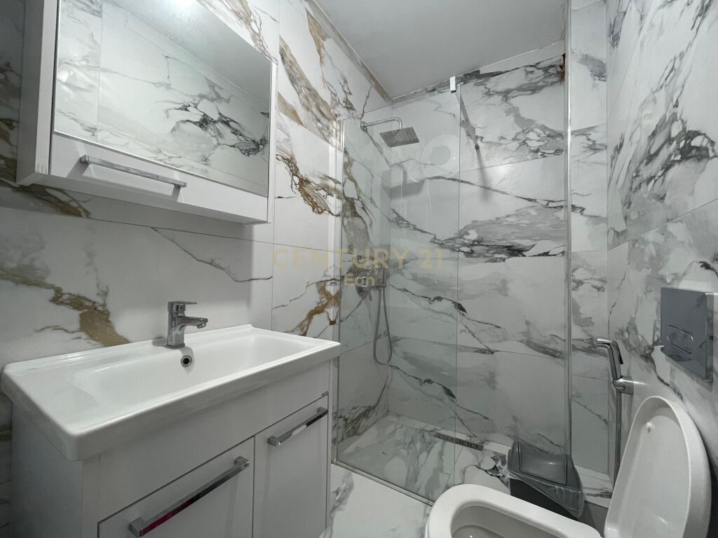 JEPET ME QIRA APARTAMENT 1+1 NË PLAZH, DURRËS!