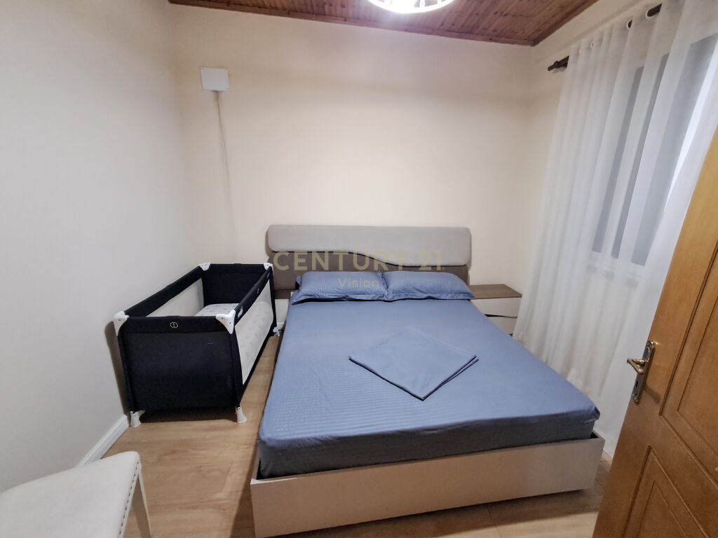 Vilë 2-katëshe + Truall për shitje në lagjen Ndoc Mazi, Shkodër  500 m²