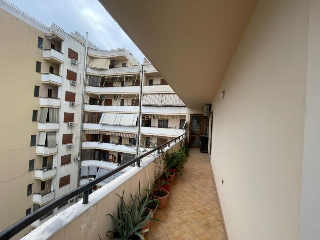 SHITJE E SHPEJTË – 2+1 NË ZEMËR TË VLORËS | BULEVARDI VLORË–SKELË