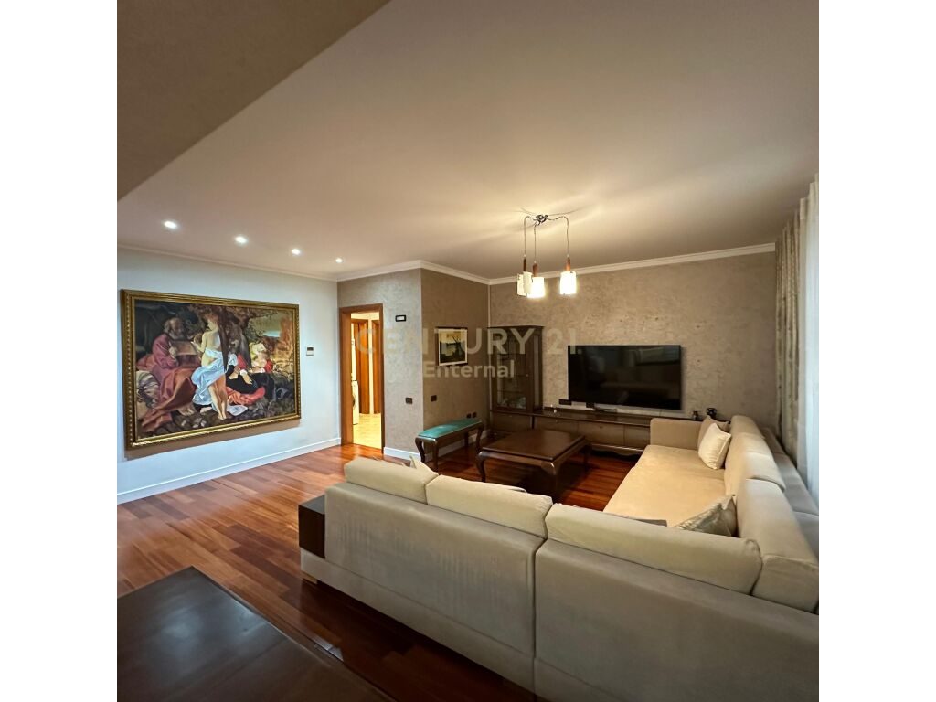 Apartament 3+1 per qira tek Rruga Sami Frasheri