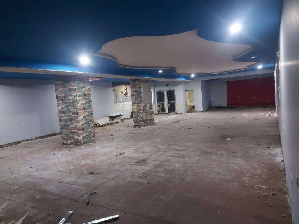 JEPET ME QIRA AMBIENT NE RRUGEN PAVARSIA PLAZH,DURRES!