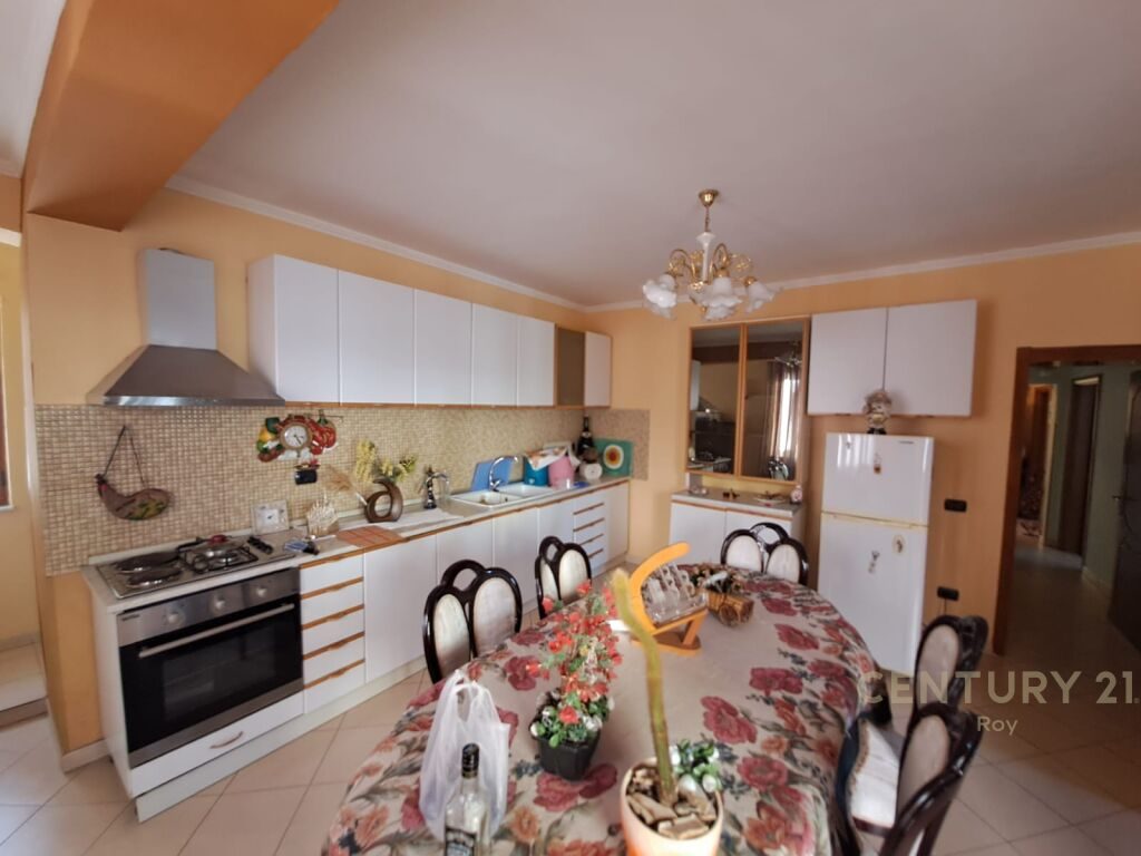 Apartament 4+2+1 Për Shitje te Pallati I Sportit, Durrës - 132000€ | 120 m²
