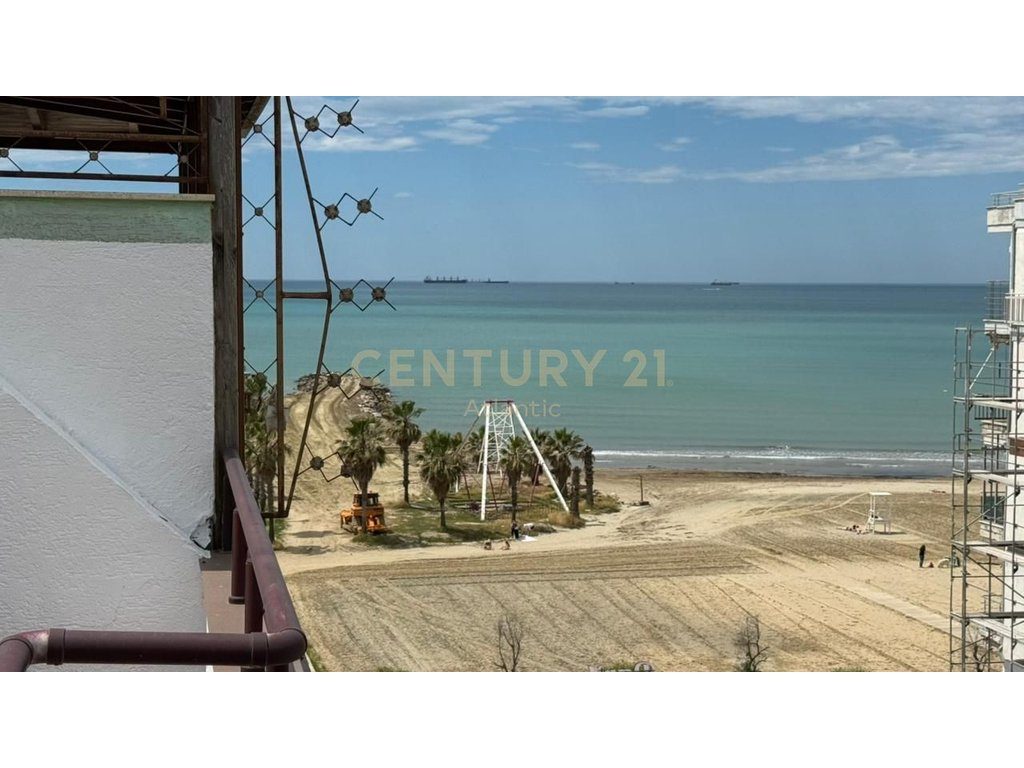 Apartament 1+1 Për Shitje + 49m2 Verande Tek Kompleks Florida Durres