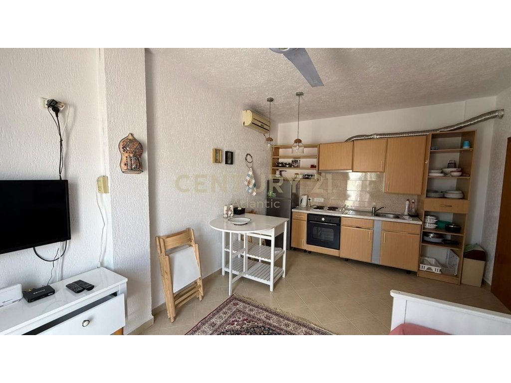 Apartament 1+1 Për Shitje + 49m2 Verande Tek Kompleks Florida Durres