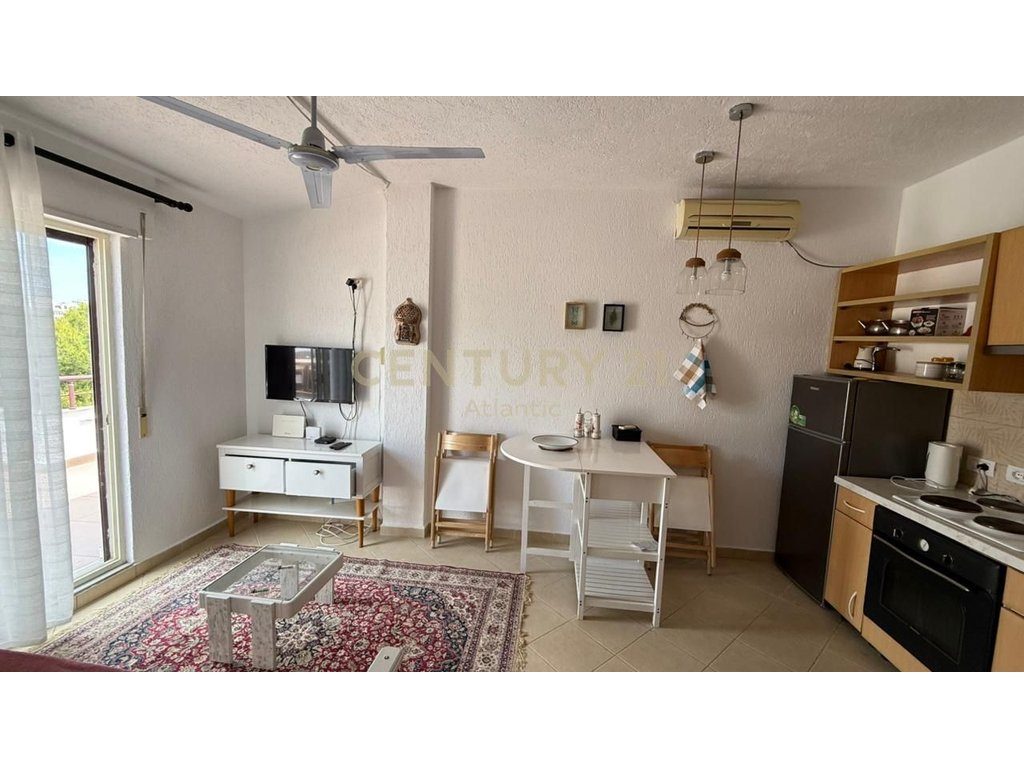 Apartament 1+1 Për Shitje + 49m2 Verande Tek Kompleks Florida Durres