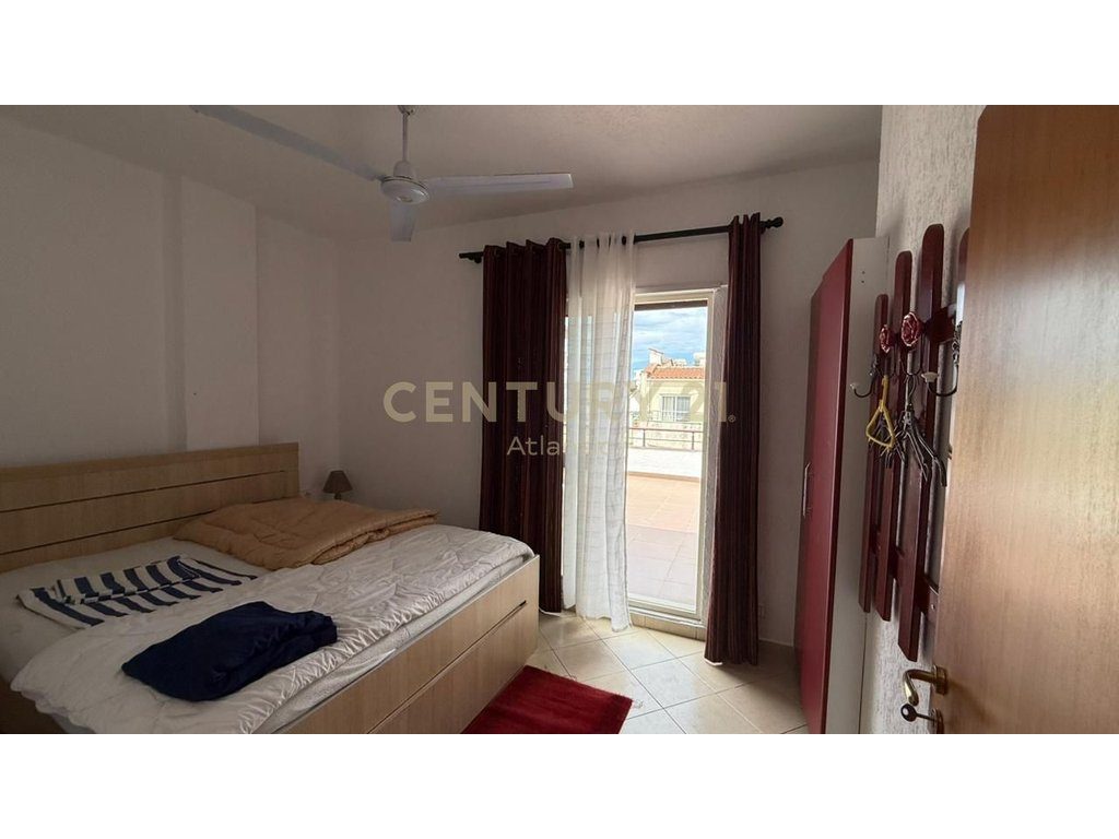 Apartament 1+1 Për Shitje + 49m2 Verande Tek Kompleks Florida Durres