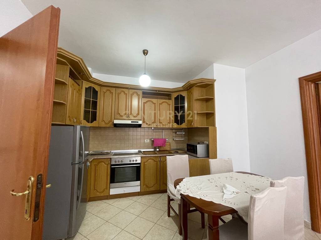 JEPET ME QIRA APARTAMENT 3+1+2 Rruga Panorama -Prane Don Bosko