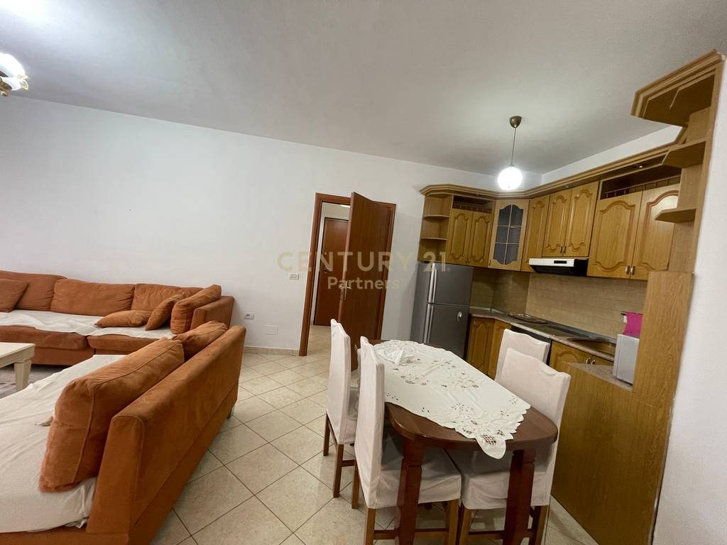 JEPET ME QIRA APARTAMENT 3+1+2 Rruga Panorama -Prane Don Bosko
